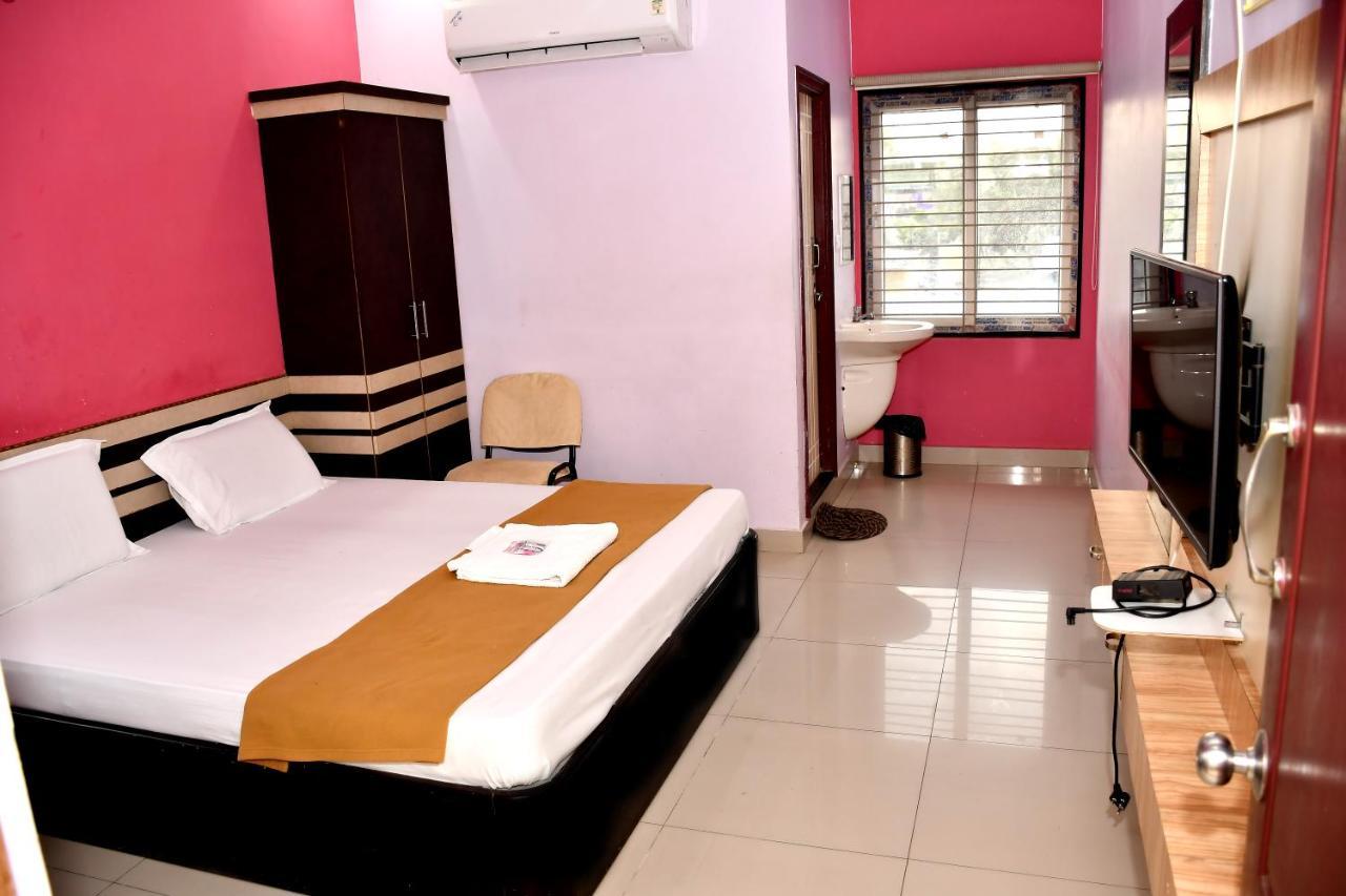 Ssr Hotel Srikalahasti Zewnętrze zdjęcie