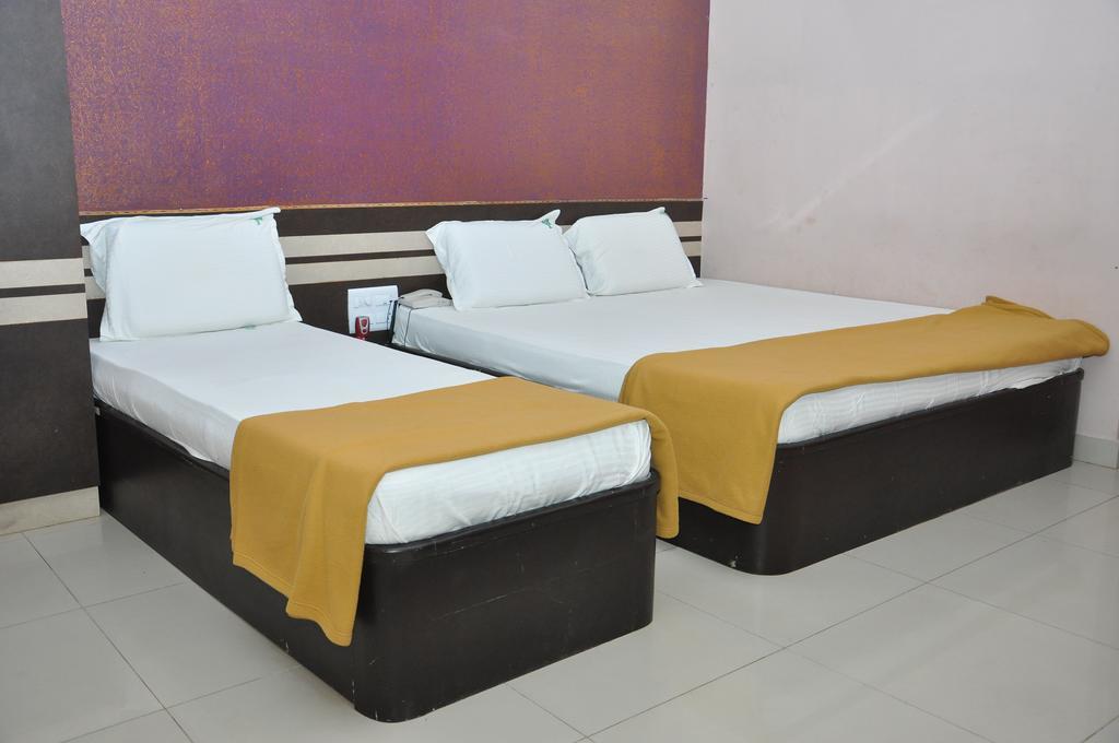 Ssr Hotel Srikalahasti Zewnętrze zdjęcie