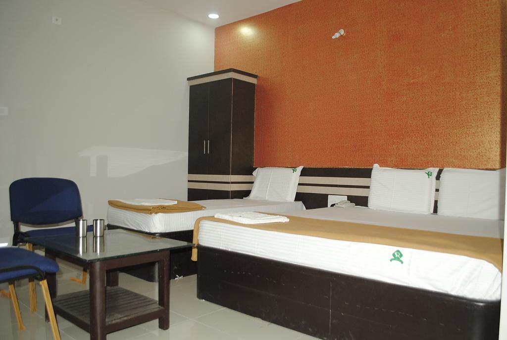 Ssr Hotel Srikalahasti Zewnętrze zdjęcie