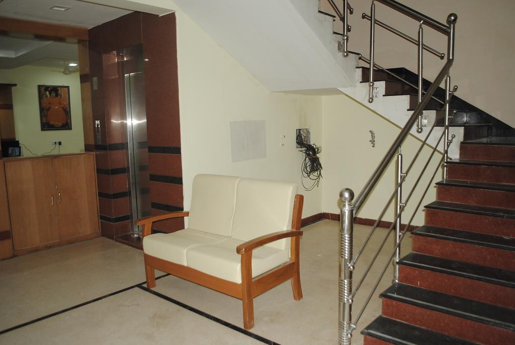 Ssr Hotel Srikalahasti Zewnętrze zdjęcie
