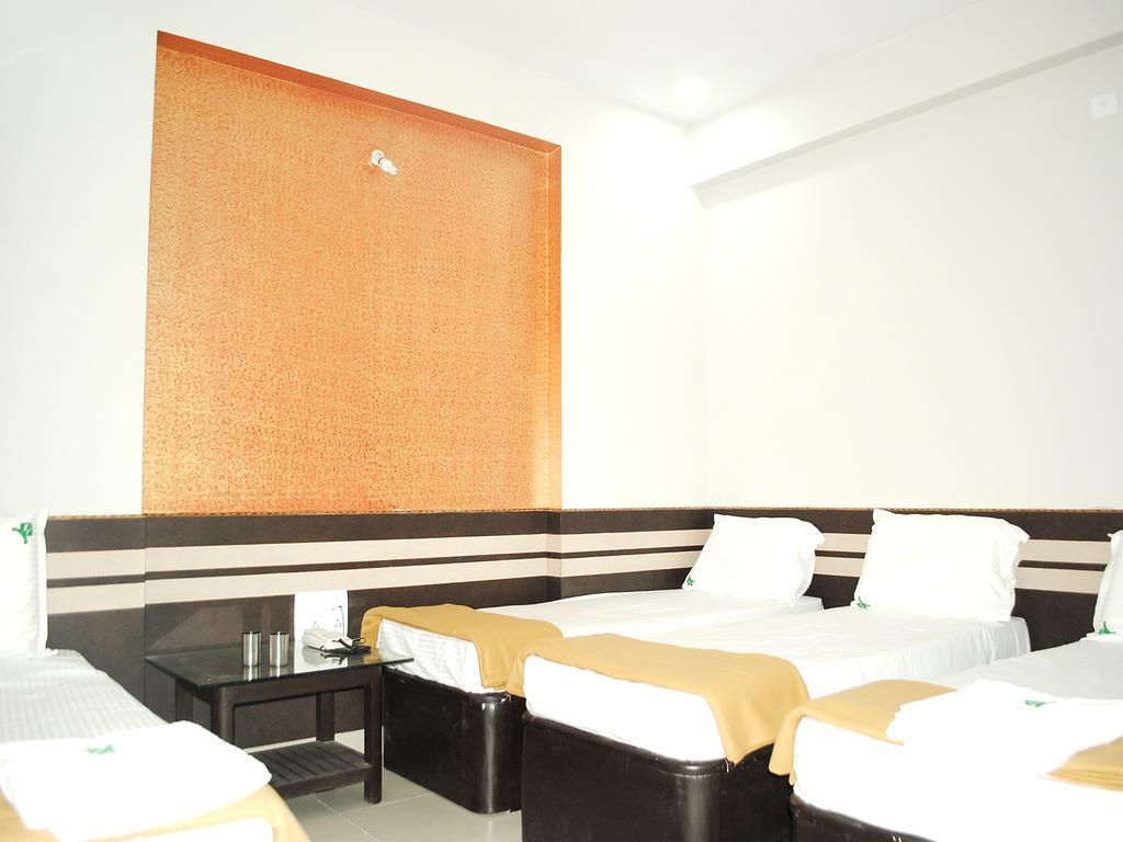 Ssr Hotel Srikalahasti Zewnętrze zdjęcie