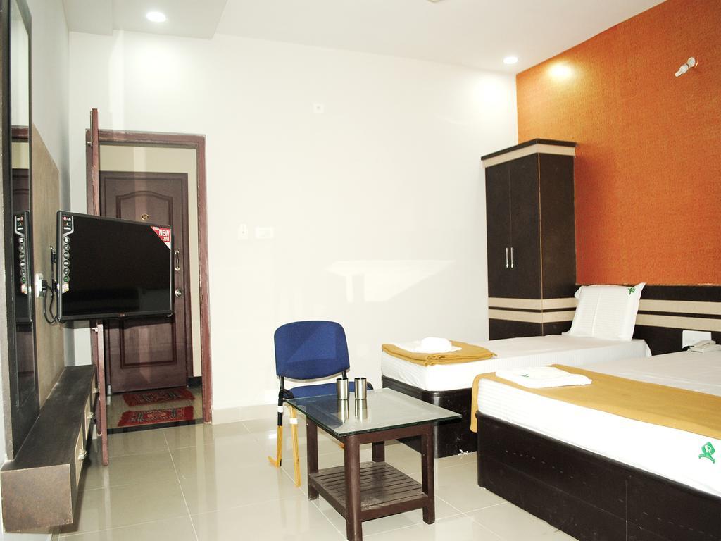 Ssr Hotel Srikalahasti Zewnętrze zdjęcie