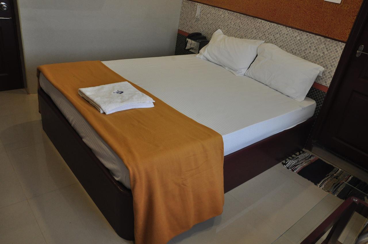 Ssr Hotel Srikalahasti Zewnętrze zdjęcie